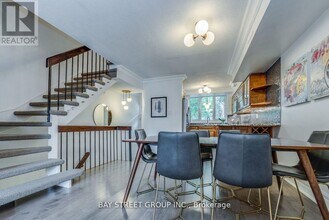 217 Mutual St in Toronto, ON - Building Photo - Building Photo