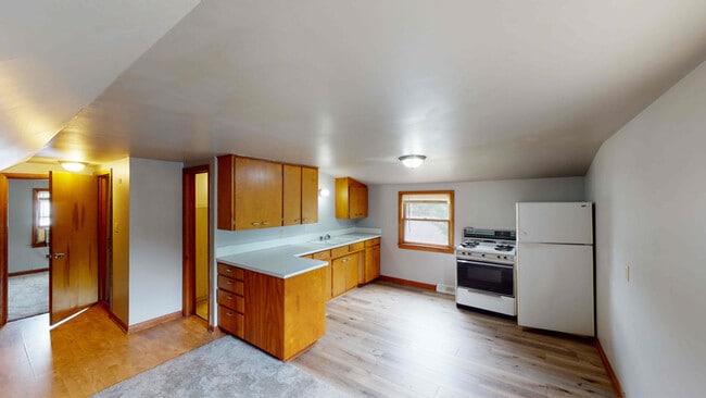 1420 Lee Ave