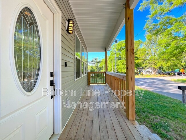 803 S Weldon St in Gastonia, NC - Foto de edificio - Building Photo