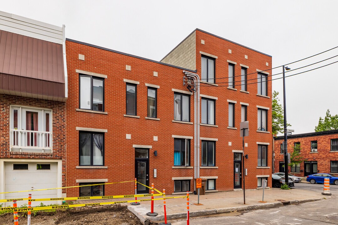 Vïma in Montréal, QC - Building Photo