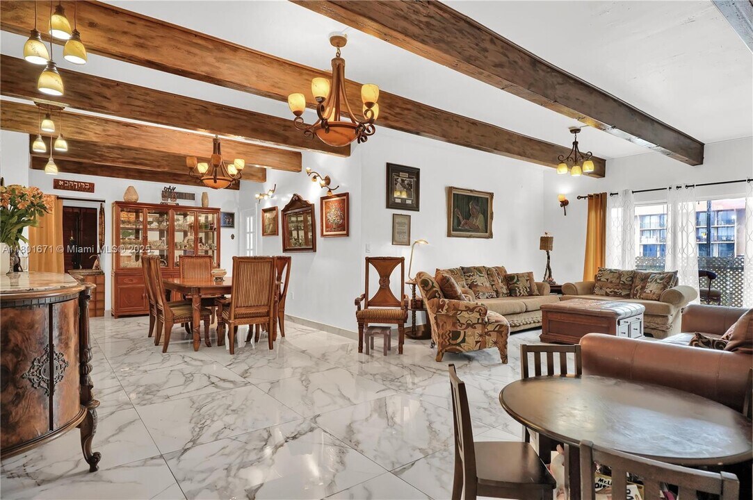 16750 NE 10th Ave in North Miami Beach, FL - Building Photo