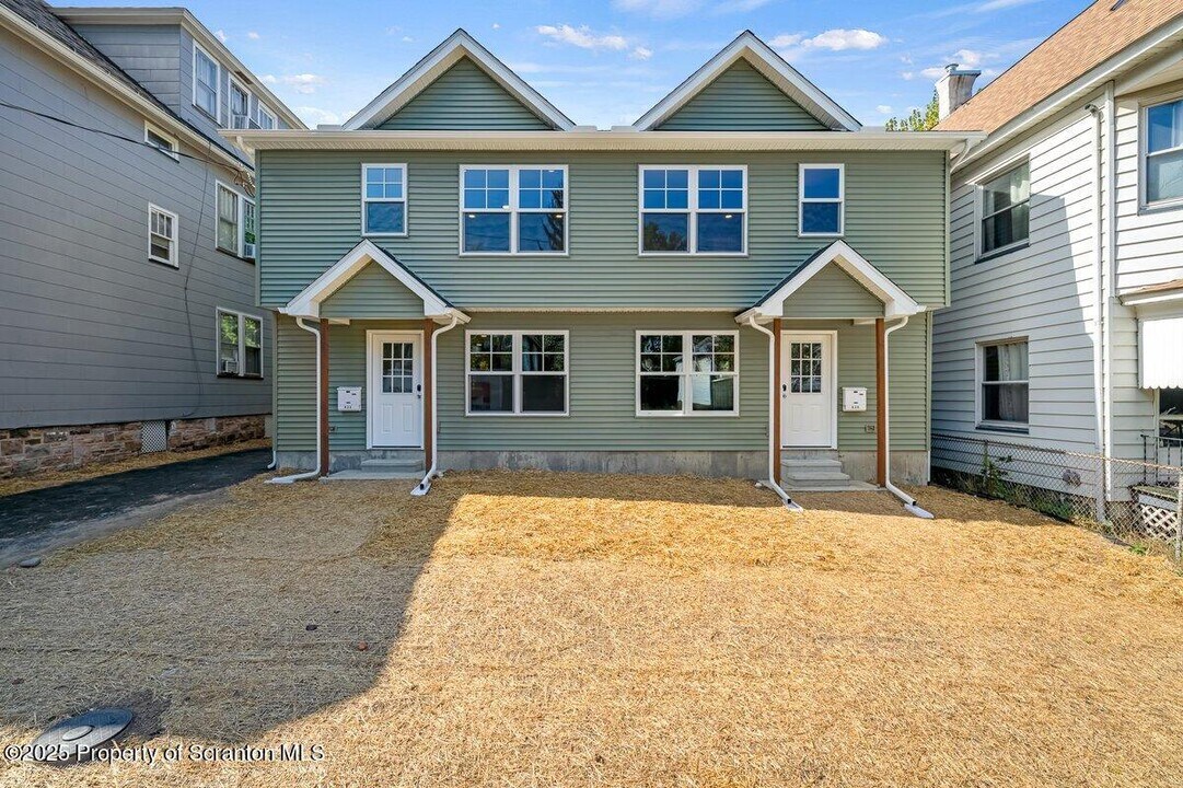 820-822-822 Delaware St in Scranton, PA - Building Photo