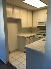 14459 Benefit St in Sherman Oaks, CA - Foto de edificio - Building Photo