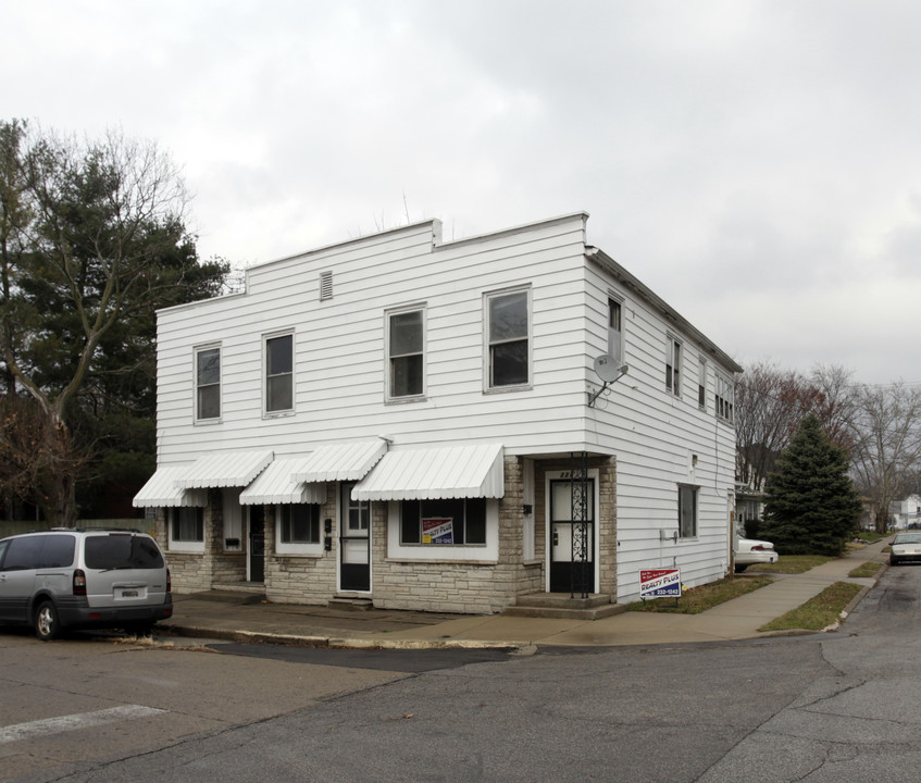 226-228 Cleveland St in Mishawaka, IN - Building Photo