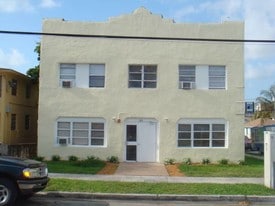 1274 NW 6 St, Unit 5 in Miami, FL - Building Photo