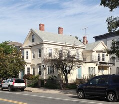 329 Broadway in Cambridge, MA - Building Photo