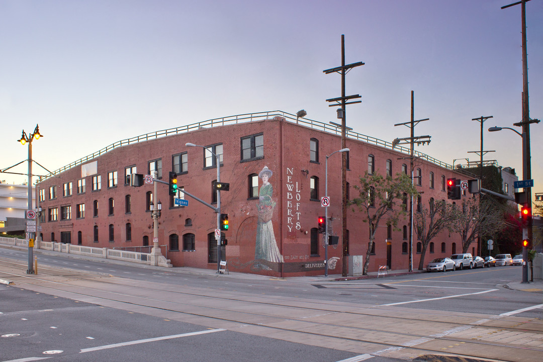 The Newberry Lofts / Artist Loft Apartments in Los Angeles, CA - Foto de edificio