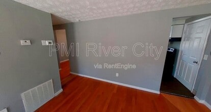 7471 John F Kennedy Dr W in Jacksonville, FL - Building Photo - Building Photo