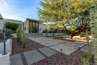 6636 N 48th St in Paradise Valley, AZ - Building Photo - Building Photo