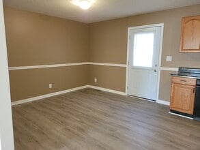 64 Howard Carr Rd in Manchester, TN - Building Photo - Building Photo