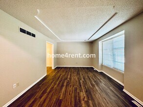 10595 Gillette St in Lenexa, KS - Building Photo - Building Photo