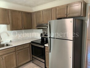 215 Mayberry Ave in Mount Airy, NC - Building Photo - Building Photo