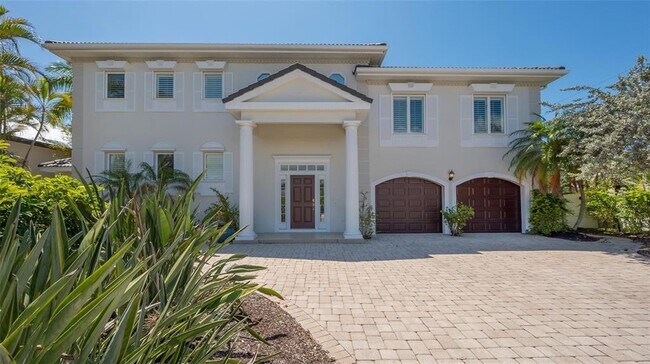property at 1121 Morningside Pl