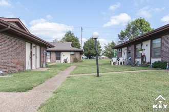 The Hamptons in Chanute, KS - Building Photo - Building Photo