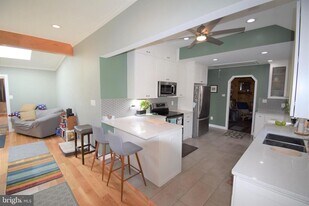 8811 Badger Dr in Alexandria, VA - Building Photo