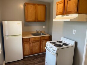 86 N 4th St-Unit -2 in Aurora, IL - Building Photo - Building Photo