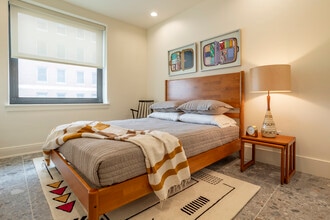 Nu-State Apartments in Rockford, IL - Foto de edificio - Interior Photo