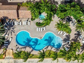 3340 NE 190th St, Unit 909 in Aventura, FL - Foto de edificio - Building Photo