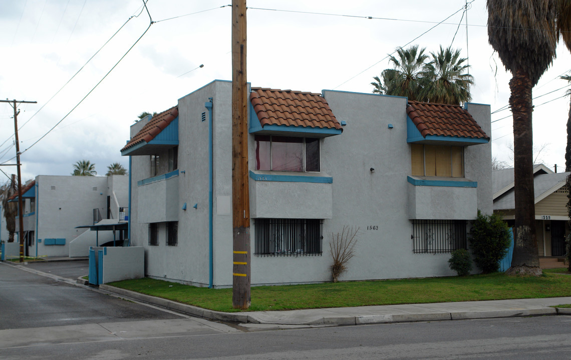 1563 N D St in San Bernardino, CA - Foto de edificio