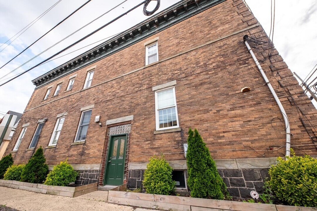 4012 Liberty Ave in North Bergen, NJ - Building Photo