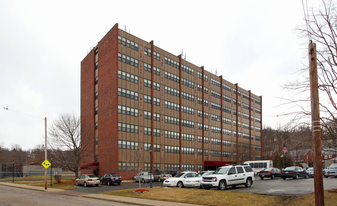 Crafton Towers in Pittsburgh, PA - Building Photo