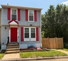 108 Essex St in Stafford, VA - Building Photo