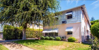 4210 Cahuenga Blvd in Toluca Lake, CA - Building Photo