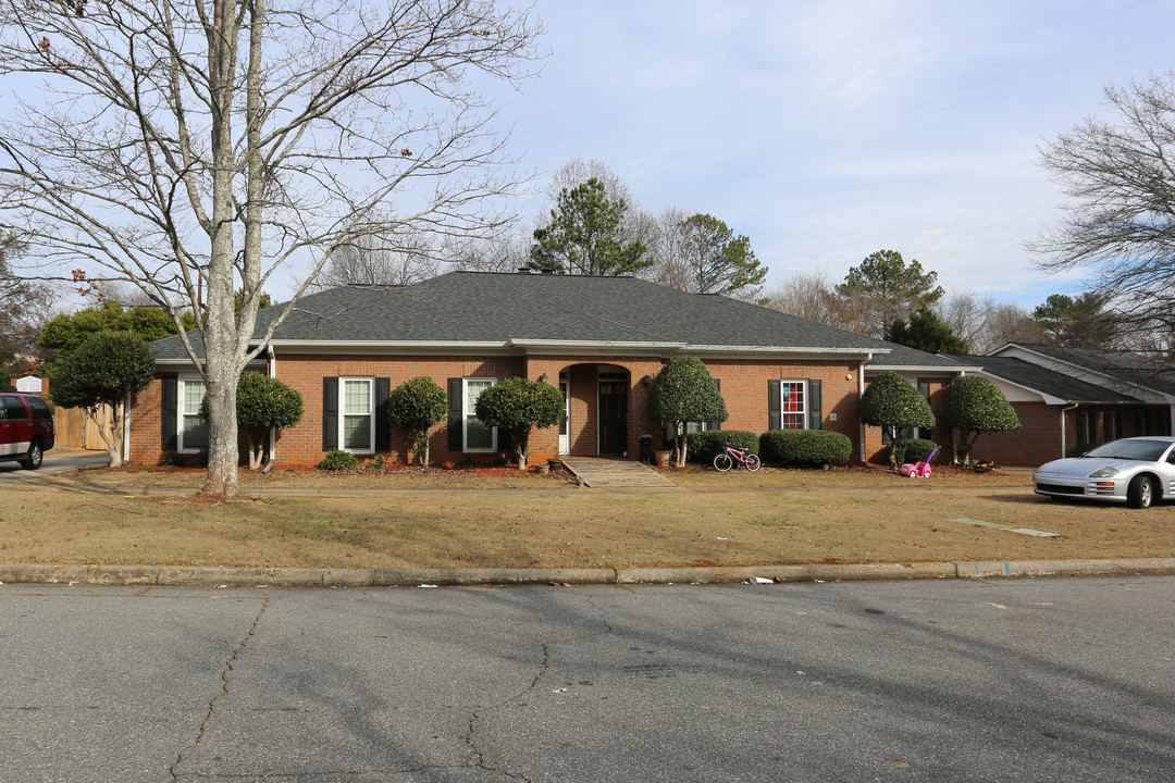 520-530 Grimes Pl in Roswell, GA - Building Photo