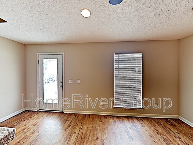 8435 Chisholm Rd in Pensacola, FL - Building Photo - Building Photo