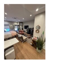 267 Newbury St, Unit 3 in Boston, MA - Building Photo - Building Photo