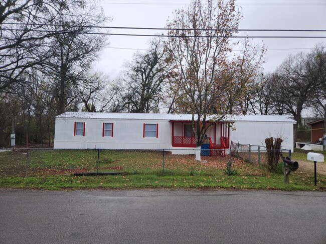 243 Longleaf St in Gun Barrel City, TX - Foto de edificio - Building Photo