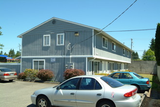 8021-8022 S C St in Tacoma, WA - Foto de edificio - Building Photo