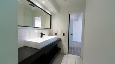 321 Cornell Dr in Daytona Beach, FL - Building Photo - Building Photo