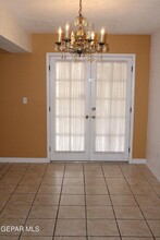 1743 Lomaland Dr in El Paso, TX - Foto de edificio - Building Photo