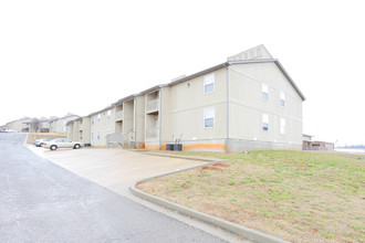 Breckenridge Apartments in West Plains, MO - Building Photo - Building Photo