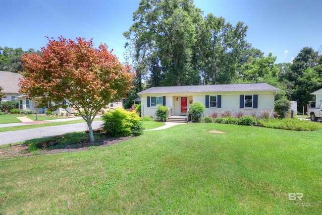 301 Perdido Ave in Fairhope, AL - Foto de edificio - Building Photo