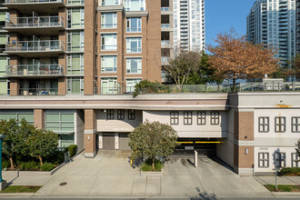 M1: METROPOLITAN RESIDENCES in Coquitlam, BC - Building Photo - Building Photo