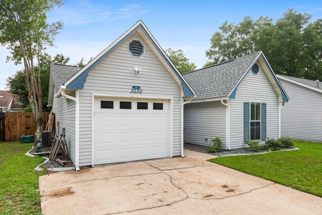 3030 Blue Pine Ln in Niceville, FL - Building Photo - Building Photo