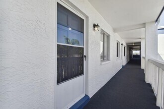 350 79th Ave N in St. Petersburg, FL - Building Photo - Building Photo