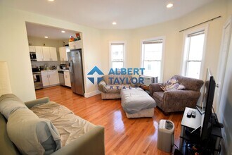 9 Winter Hill Rd, Unit 1 in Medford, MA - Foto de edificio - Building Photo