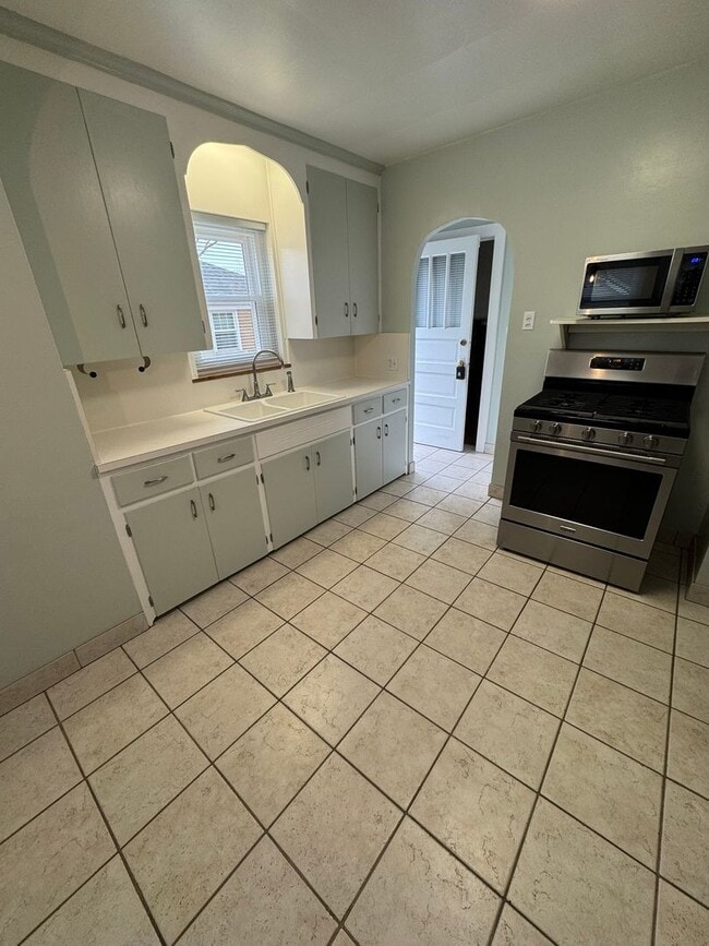 property at 3921 W Ridge Rd