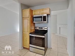 4401 Halbert Ave in Las Vegas, NV - Building Photo - Building Photo