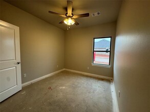 6820 Labelle Dr in Warr Acres, OK - Building Photo - Building Photo