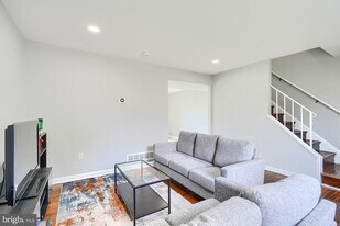 631 Charraway Rd in Baltimore, MD - Building Photo