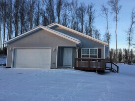 6701 W Sunset Ave in Wasilla, AK - Building Photo
