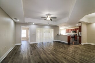 8343 Natoma St in Spring Hill, FL - Foto de edificio - Building Photo