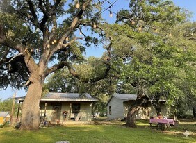 601 Live Oak St in Gatesville, TX - Building Photo