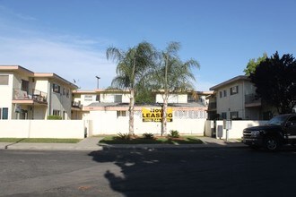 1680-1690 Ellen Ave in Merced, CA - Building Photo - Building Photo