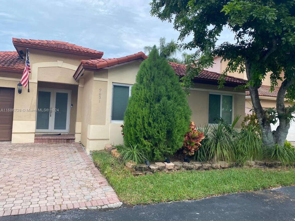 9051 SW 215th Terrace in Cutler Bay, FL - Building Photo