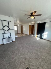 109 W Pleasant St in Knoxville, IA - Building Photo - Building Photo